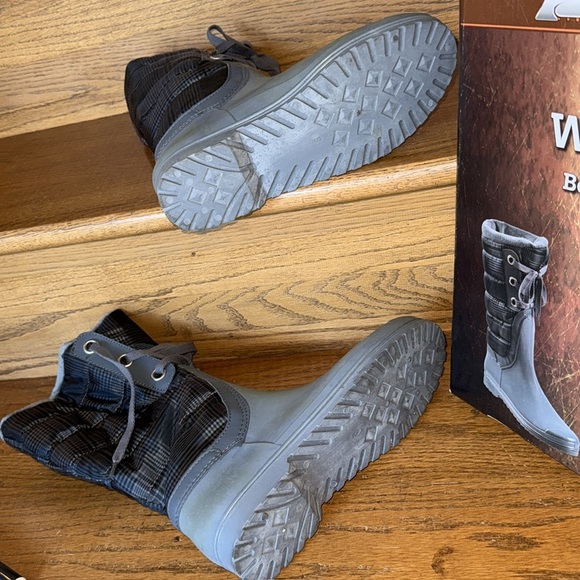 Ozark Trail Ladies’ Winter Boots size 9 NIB faux fur lined, waterproof, 12” tall - Picture 6 of 11